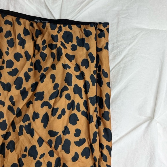 Urban Outfitters Animal Print Midi Skirt Size S - Picture 6 of 6